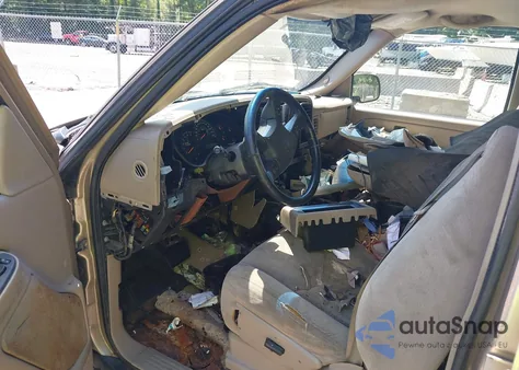 2005 Chevrolet Suburban 1500 Ls from USA, damaged, VIN 1GNFK16Z15J180856